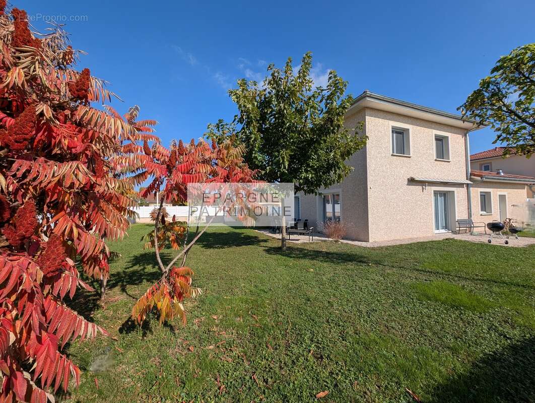 n°7 - Maison à CHARVIEU-CHAVAGNEUX