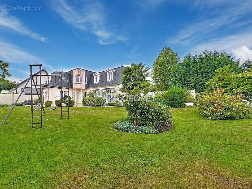 Maison à LE MESNIL-ESNARD
