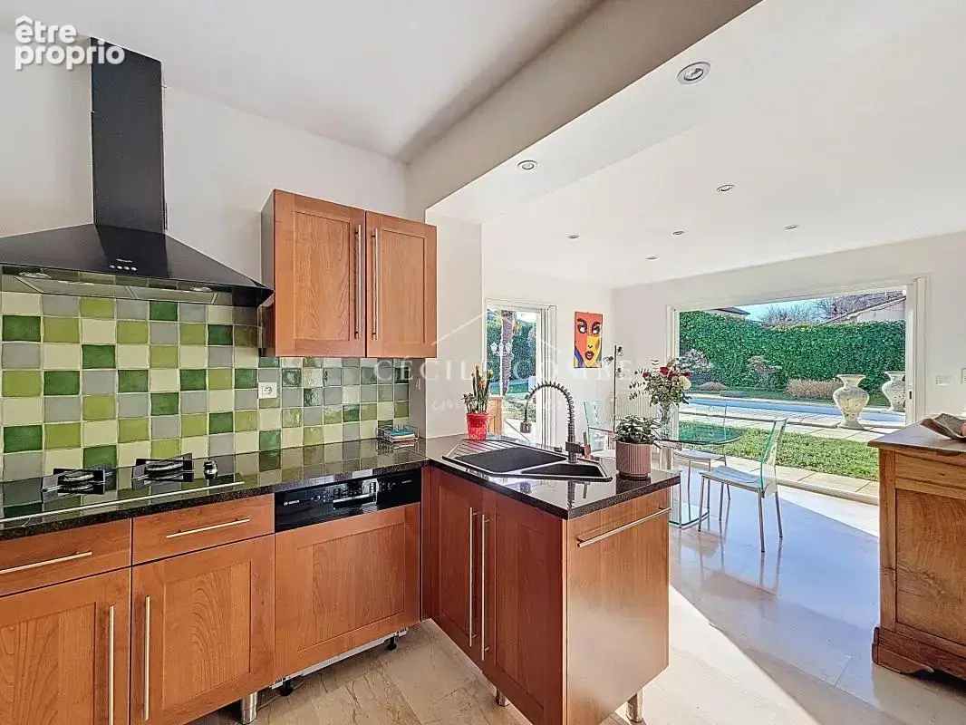 Maison 5 pièces 129 m² à vendre à Saint-Laurent-De-Mure (69720) - photo 9