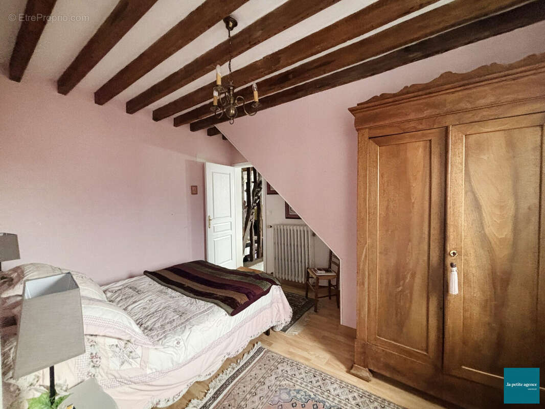 Maison à CONDE-SUR-NOIREAU