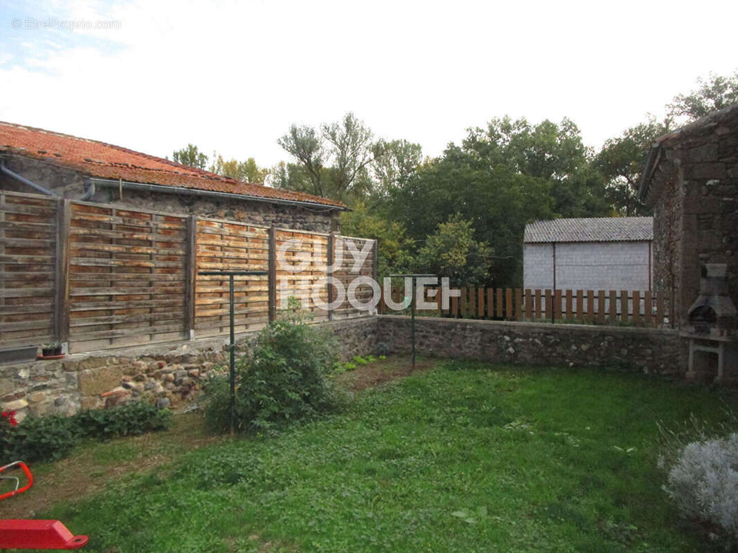 Maison à MAZEYRAT-D'ALLIER