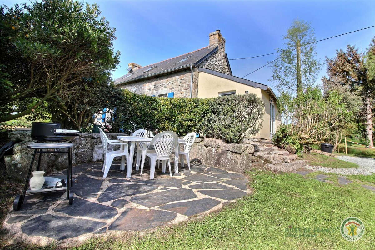 Maison à MAEL-CARHAIX