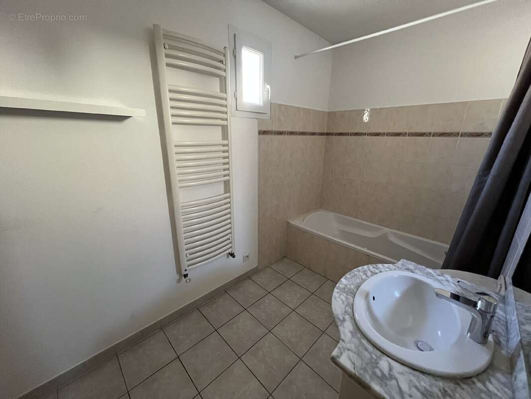 Appartement à EYGUIERES