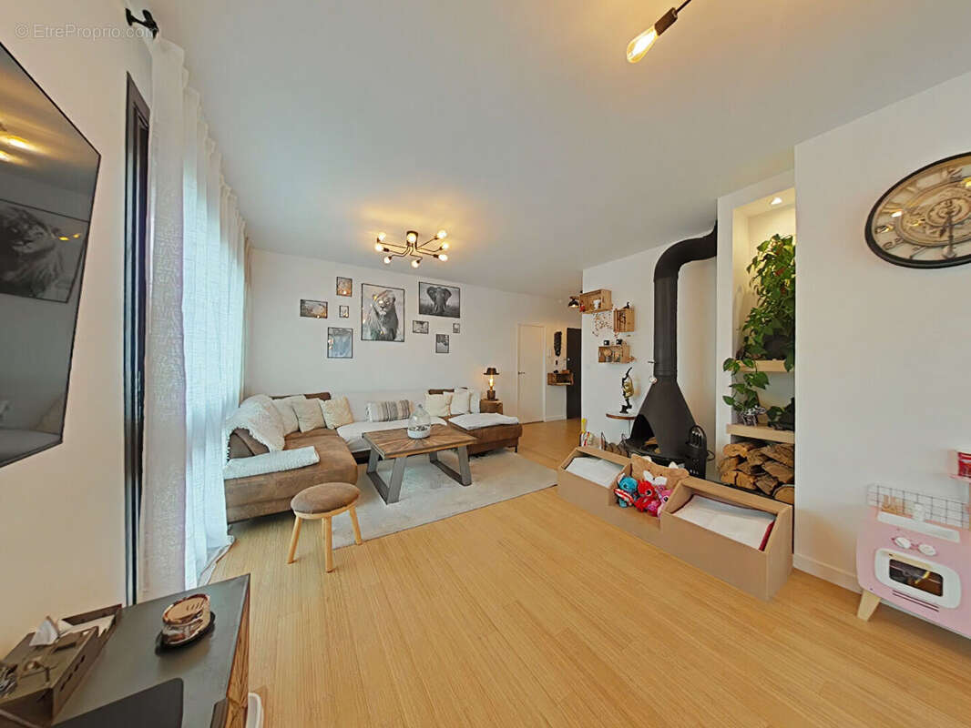 Appartement à FONTENAY-LE-FLEURY