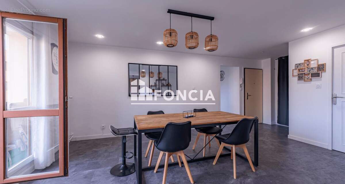 Appartement à PONT-EVEQUE