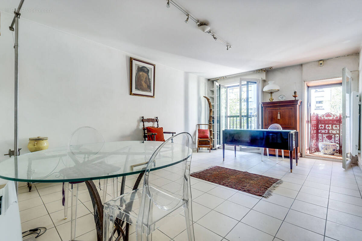 Appartement à PARIS-20E