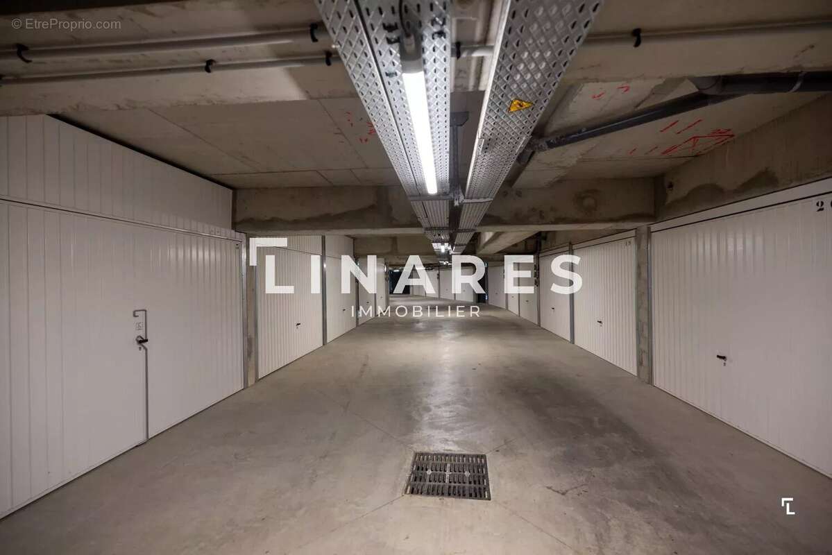 LE DOMAINE DE BELLEPEIRE - Appartement T2 de 43m² - Terrasse - Jardin de 30m2- Box (sus) - 13170 LESPENNES MIRABEAU - photo 10