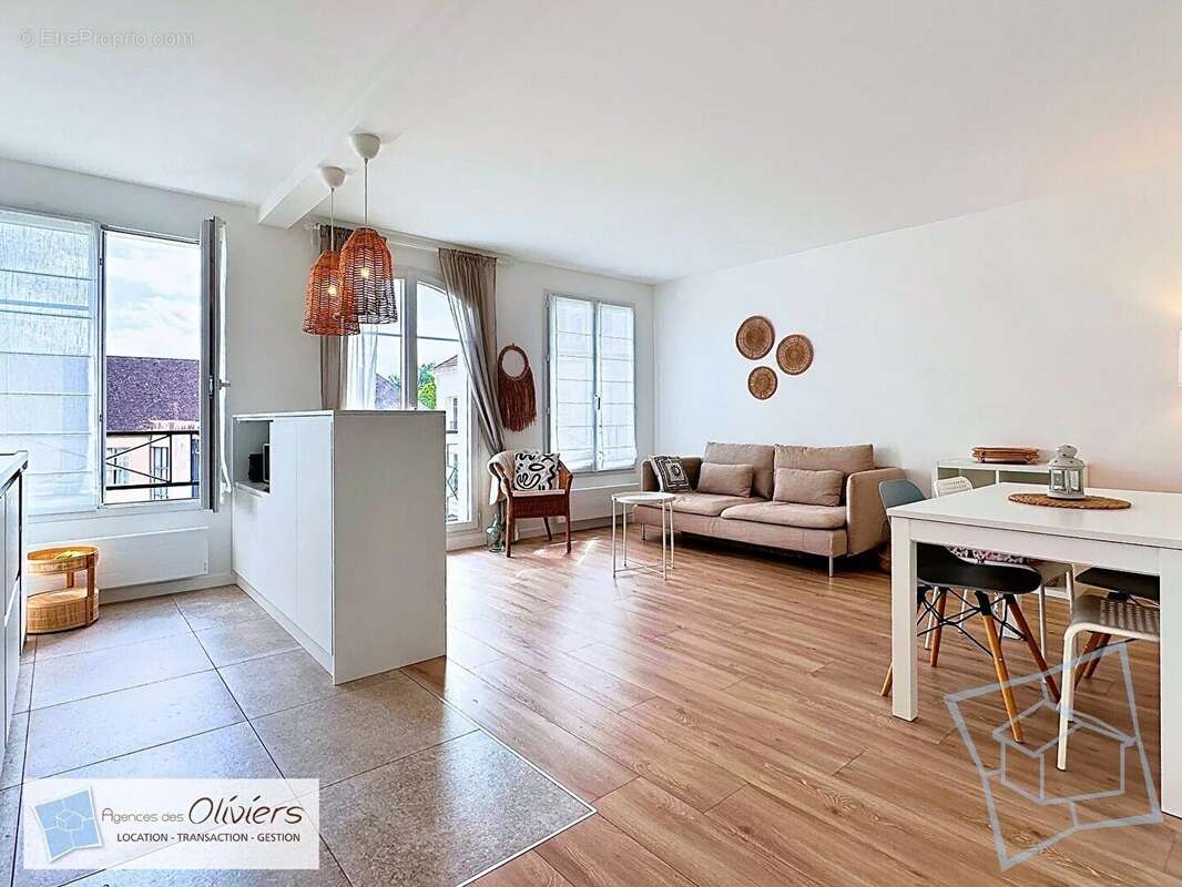 Appartement à VOISINS-LE-BRETONNEUX