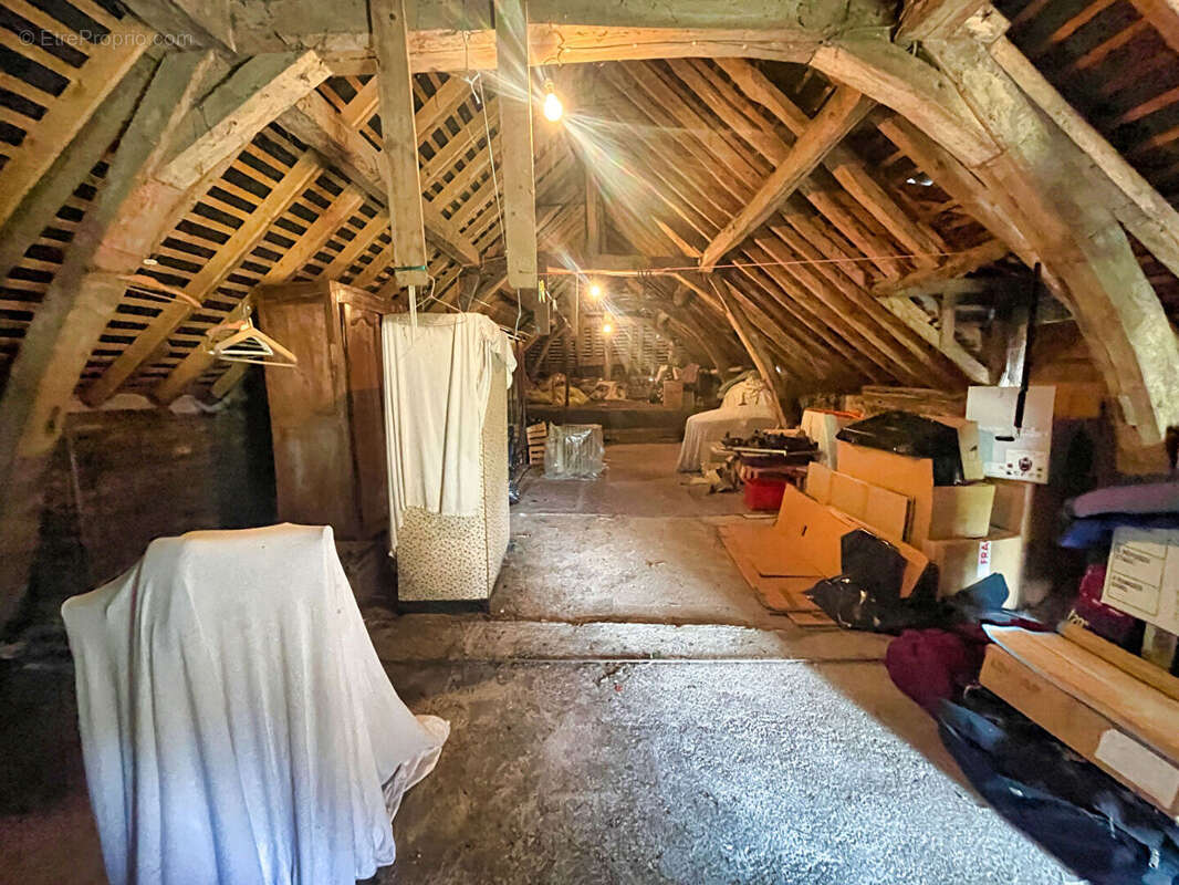 Maison à vendre aux Ponts De Cé avec grenier aménageable et dépendances - photo 7