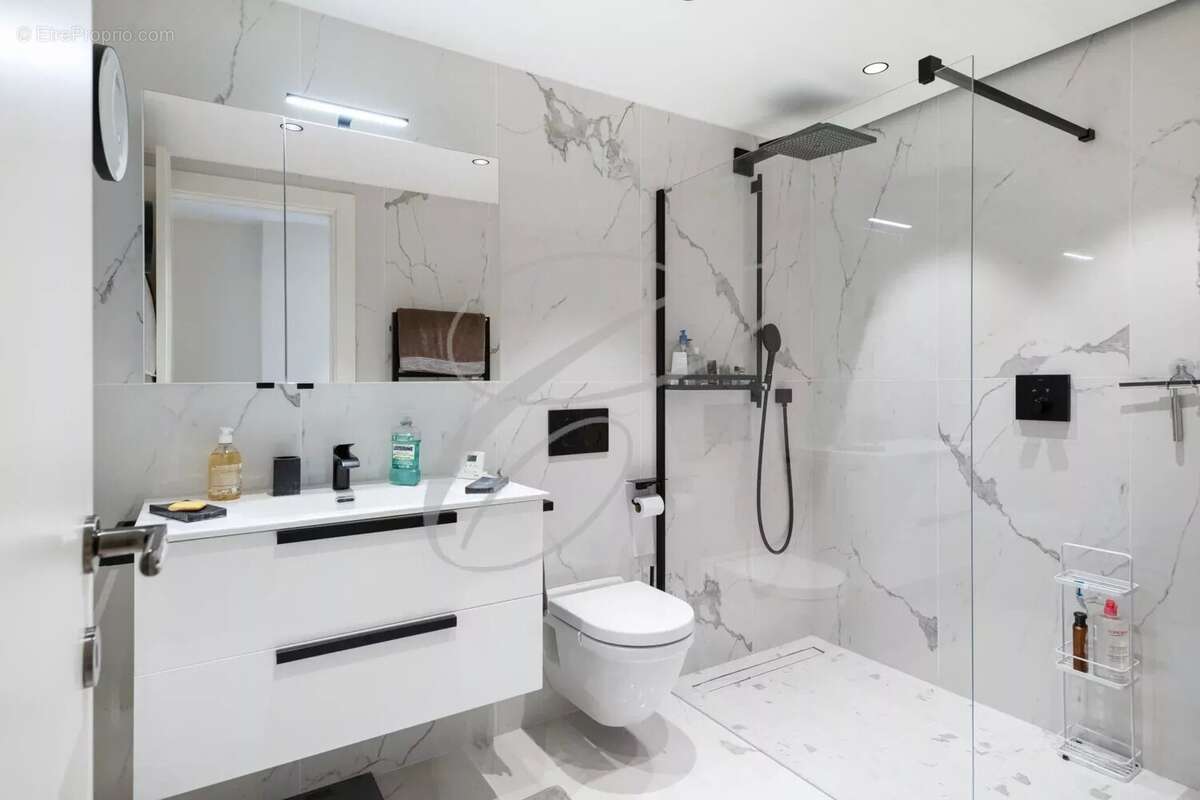 Appartement à ROQUEBRUNE-CAP-MARTIN