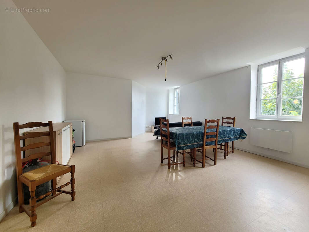 Appartement à JASSANS-RIOTTIER
