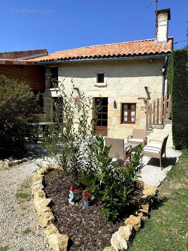 Photo 2 - Maison à SAINT-MAURICE-LA-CLOUERE