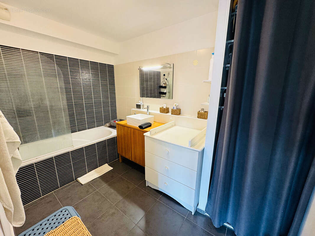 Appartement à SAINT-DENIS