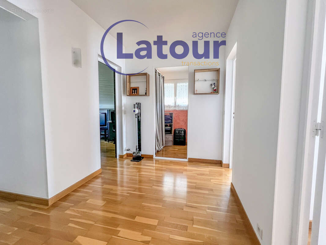 PROCHE HOUDAN Maison familiale 6 pièces avec sous-sol total et dépendance - photo 10