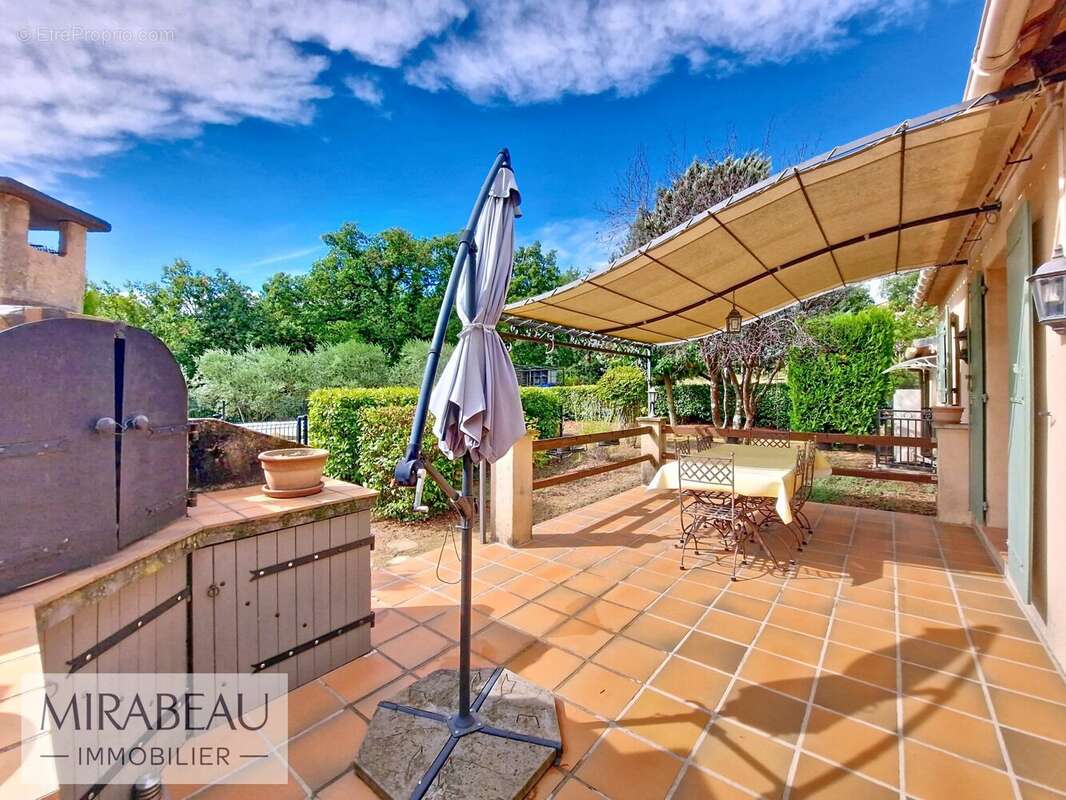 Maison à MIRABEAU