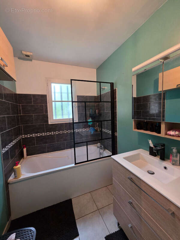 Maison à CREVECOEUR-LE-GRAND