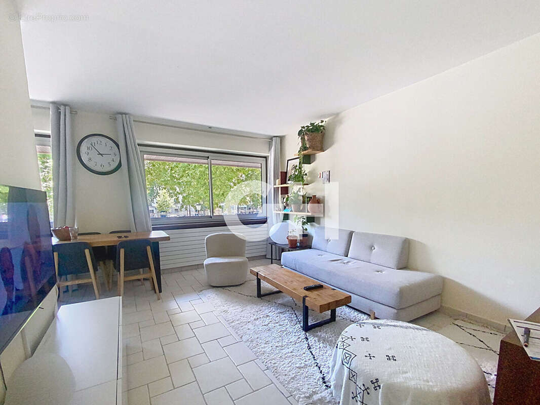 Appartement à PARIS-20E