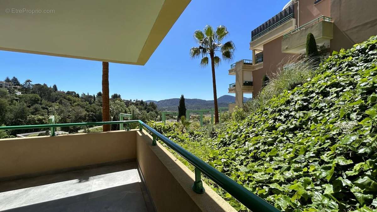 Appartement à MANDELIEU-LA-NAPOULE