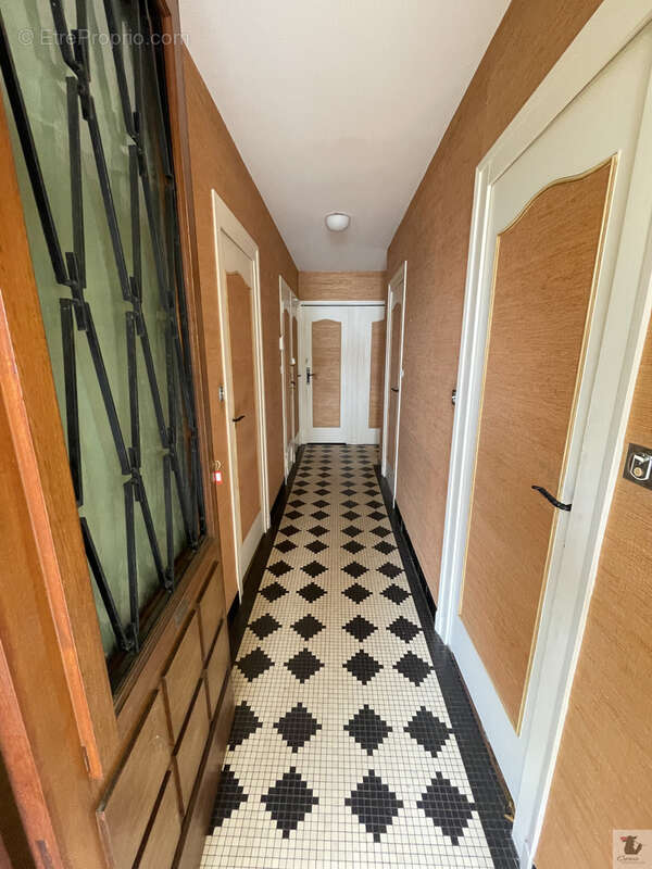 Maison   Quartier Hôpital, secteur très recherché, - photo 2