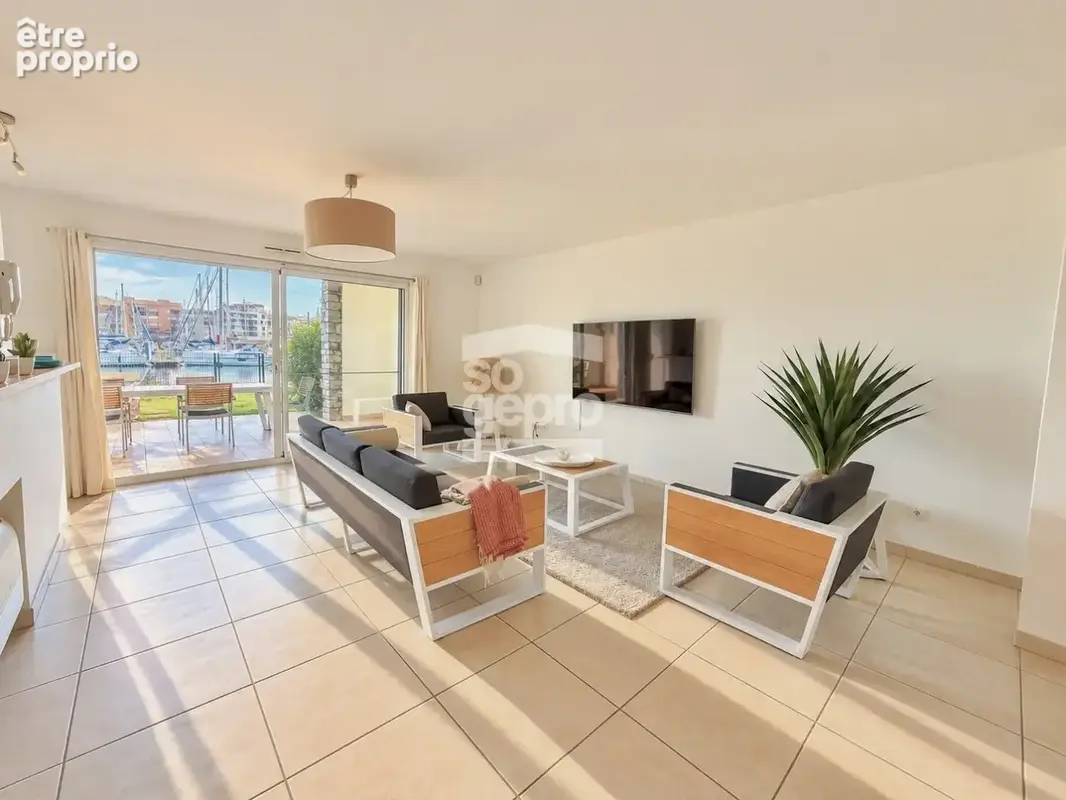 Réf : 2366 - Vente Jolie Marina 4 Pièces avec ponton, garage et vue sur le Port du Cap d'Agde ! - photo 3
