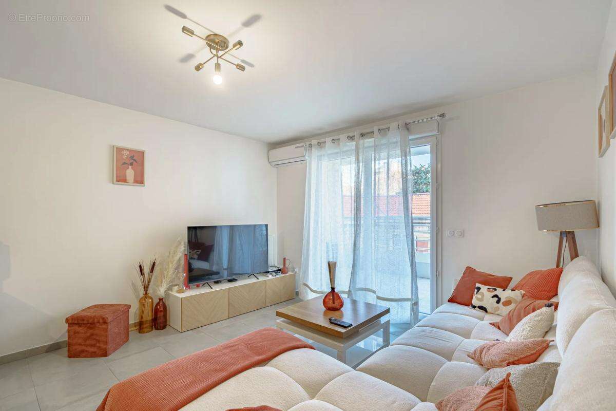 Appartement à MARSEILLE-4E