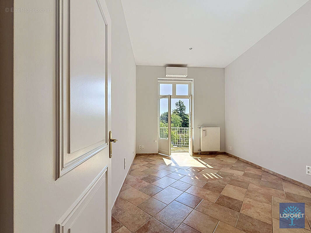 Appartement à SAINTE-FOY-LES-LYON