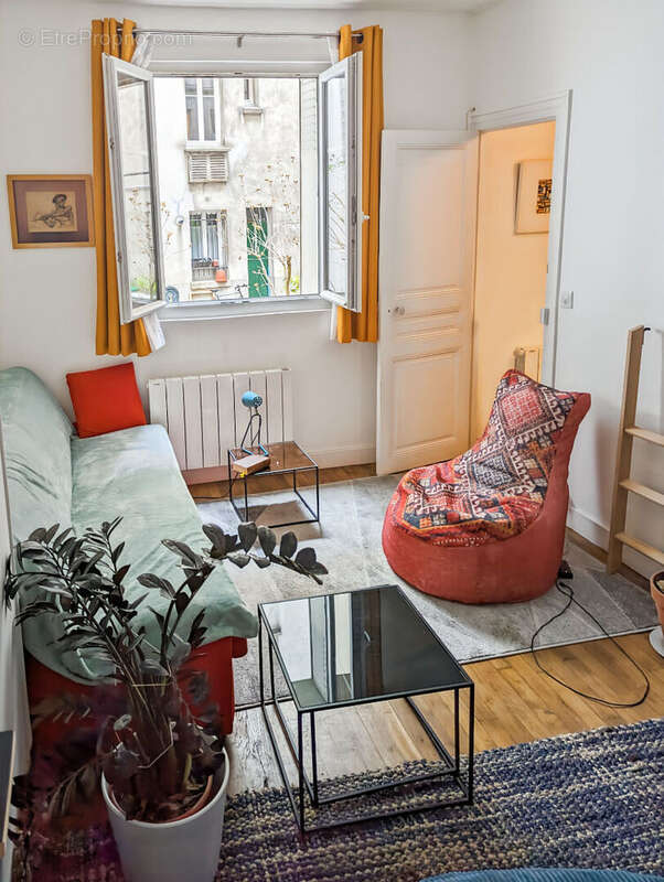 Appartement à PARIS-19E