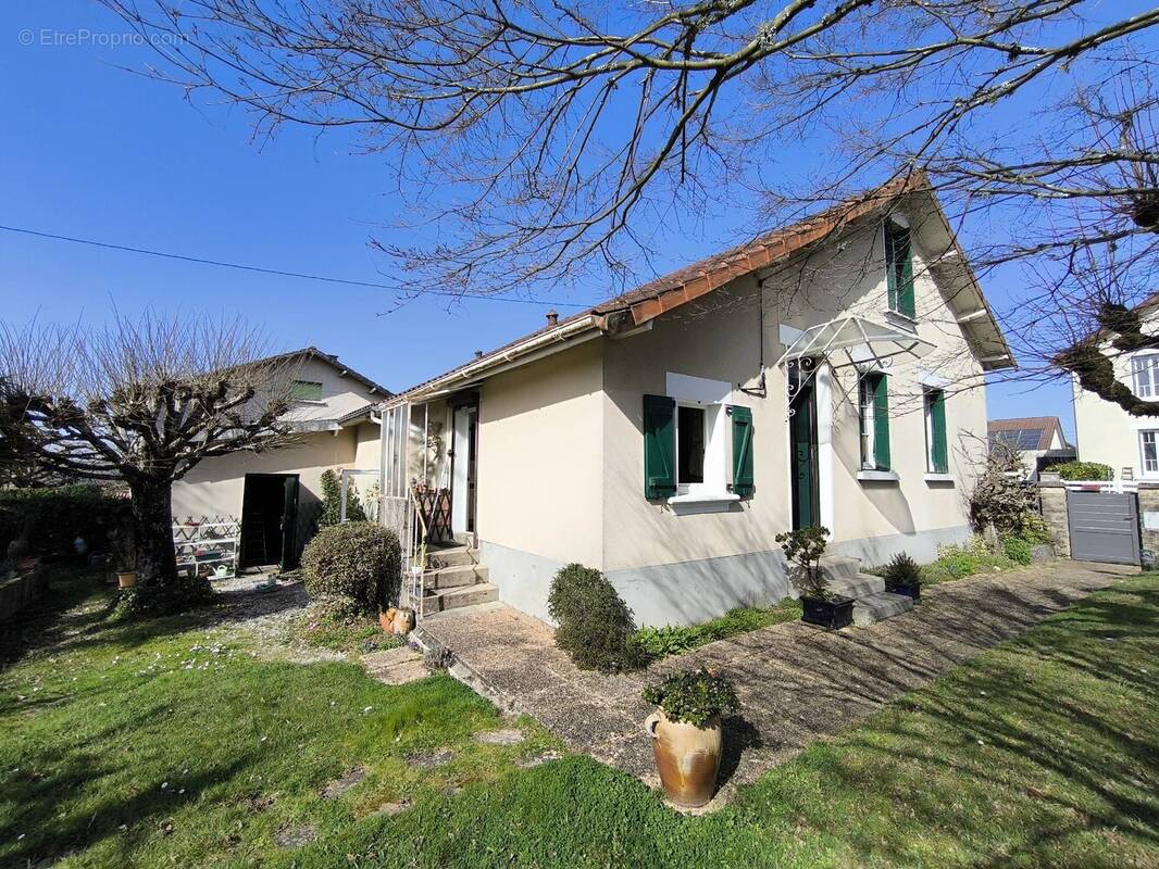 Maison à SAINT-JUNIEN