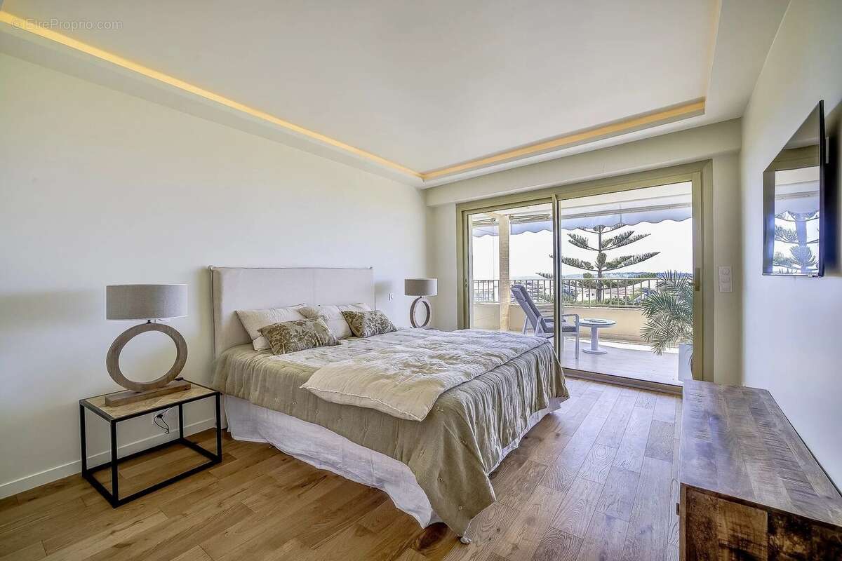 Cannes, Basse Californie - Appartement 4 pièces vue mer  111 m² - photo 45