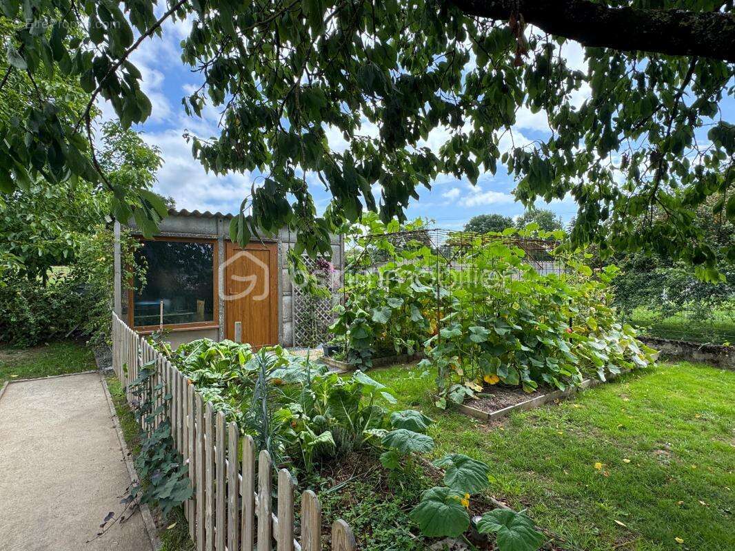 Maison à SAINT-PIERRE-LA-COUR