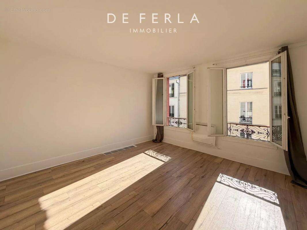 Appartement à PARIS-14E