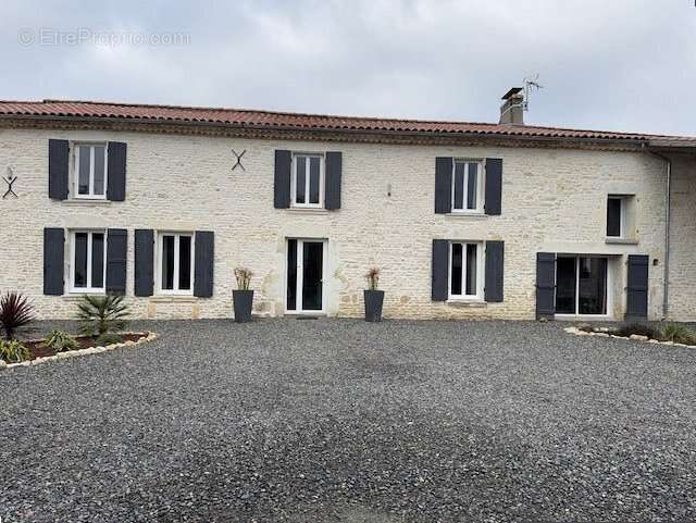 Maison à LES TOUCHES-DE-PERIGNY