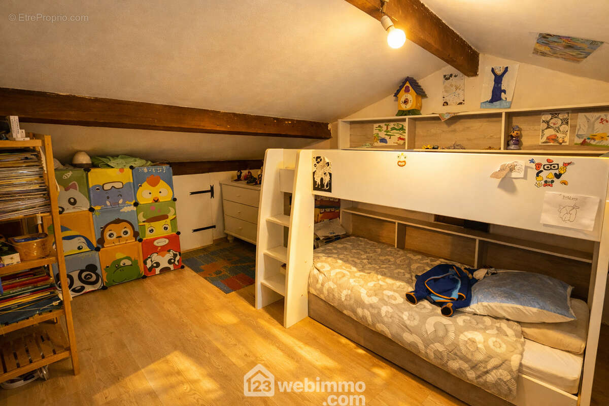 Maison à FLASSANS-SUR-ISSOLE