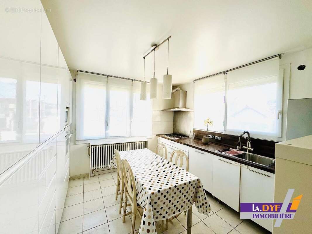 Maison à AULNAY-SOUS-BOIS