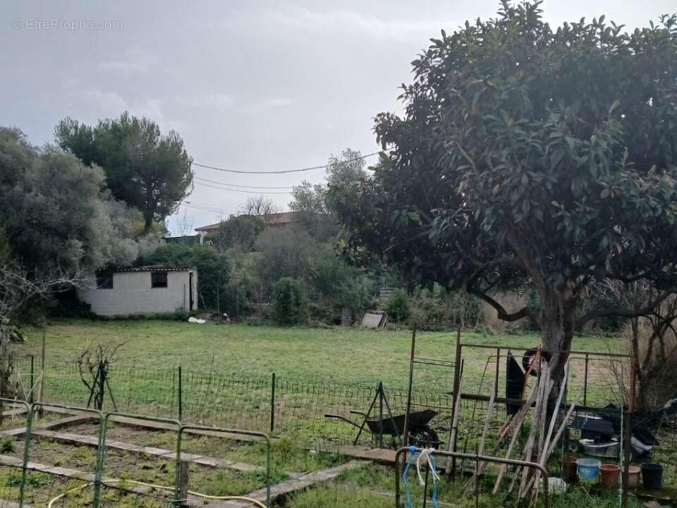 Terrain à MARSEILLE-13E