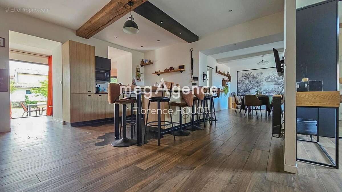 Maison de caractère en pierre rénovée - photo 4
