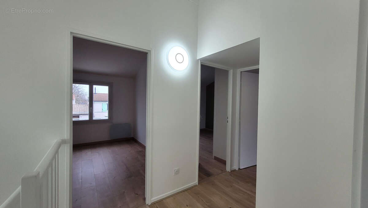 Maison à MONTALIEU-VERCIEU