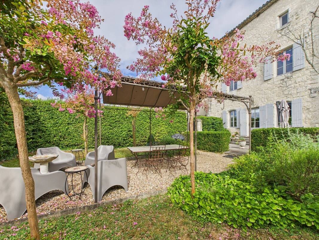 Maison à ISSIGEAC
