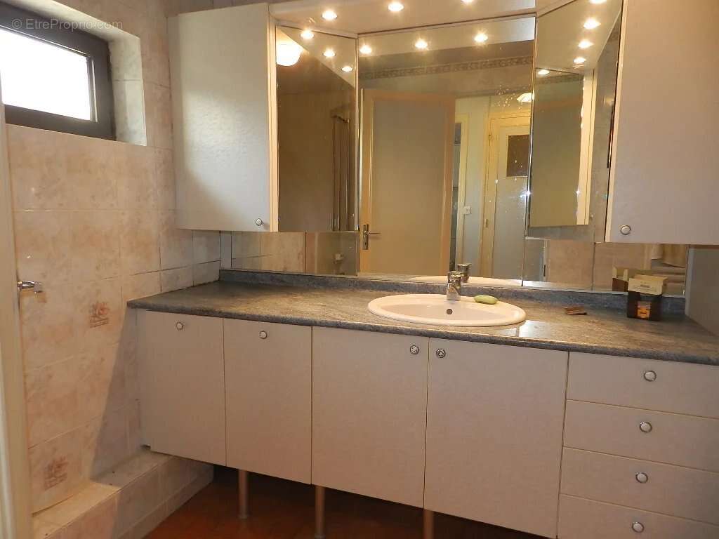 Maison à SAINT-PIERRE-SUR-DIVES