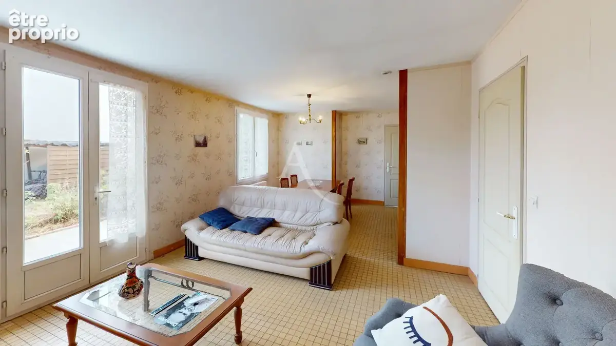 Maison  plain-pied Saint Denis De L Hotel 4 pièce(s) 80 m2 - photo 8