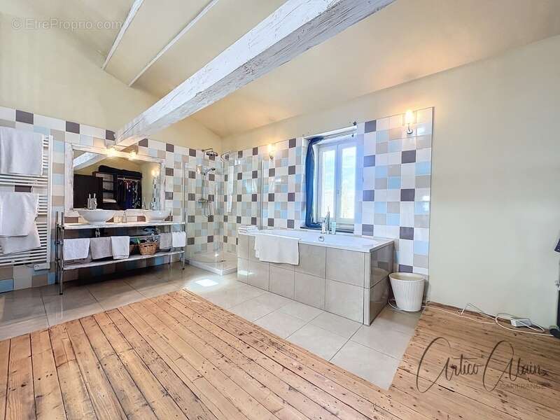 Dpt Haute Garonne (31), à vendre proche de VILLEFRANCHE DE LAURAGAIS maison en pierre de 676 m² - Terrain de 3 400m² - photo 15