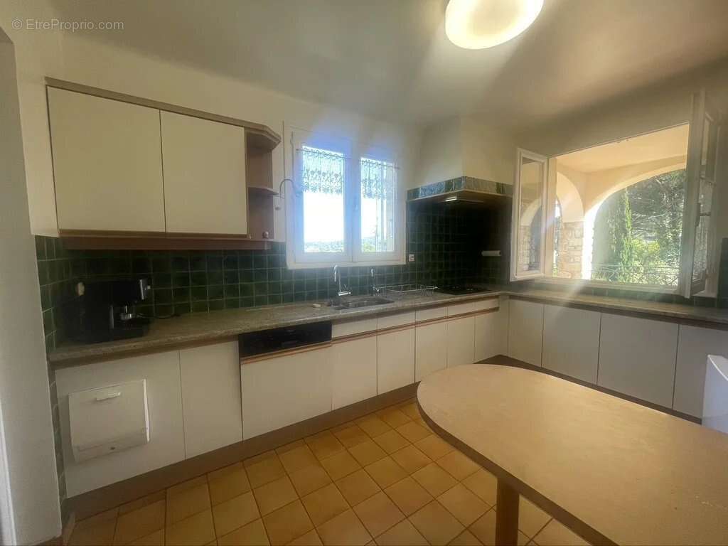 Maison à BAGNOLS-SUR-CEZE