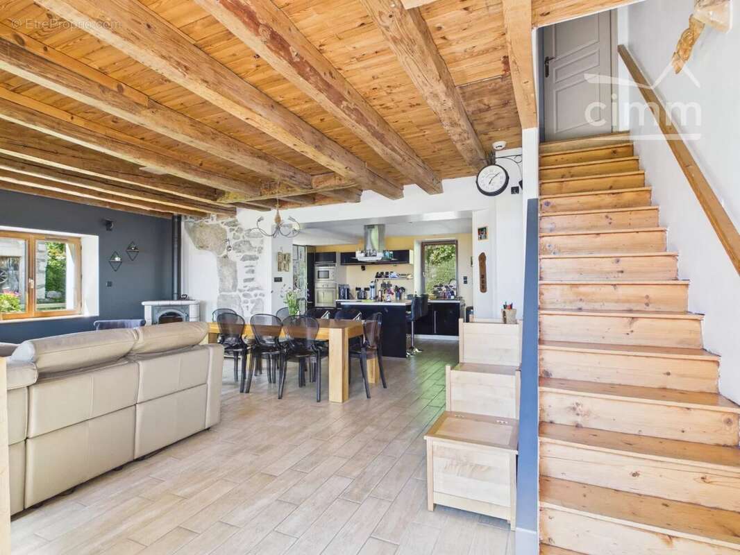 Maison à LA TERRASSE