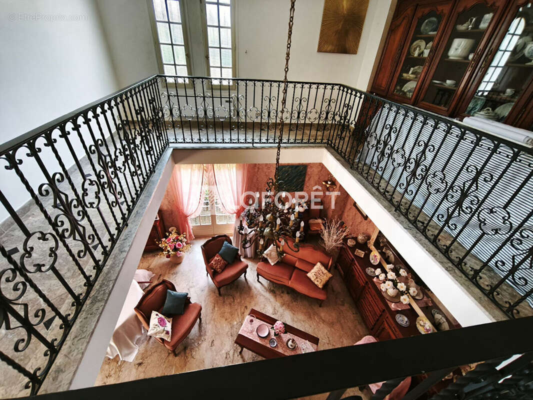 Céret, maison d'architecte 10 pièces 285.4 m² avec piscine, garage, jardin - photo 9