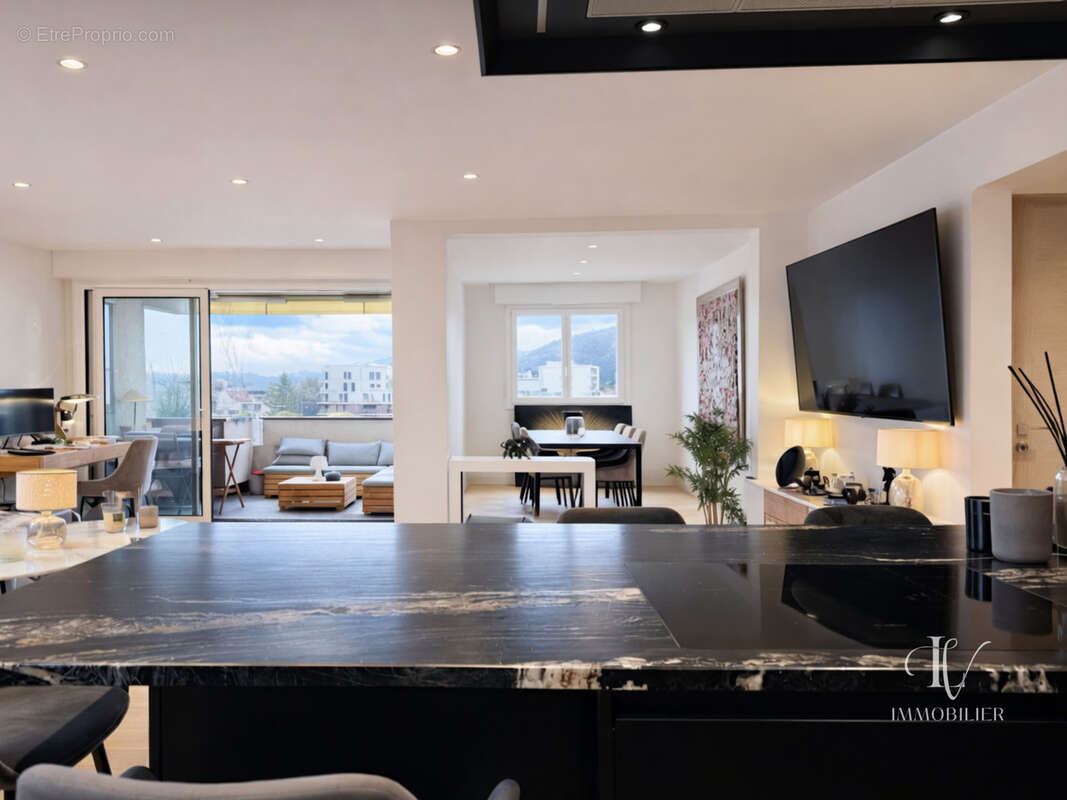 Appartement à AMBILLY