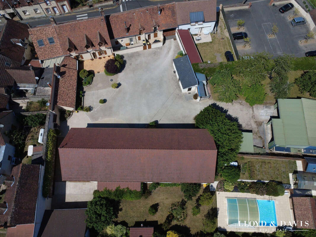 ensemble immobilier - Maison à NOGENT-SUR-VERNISSON