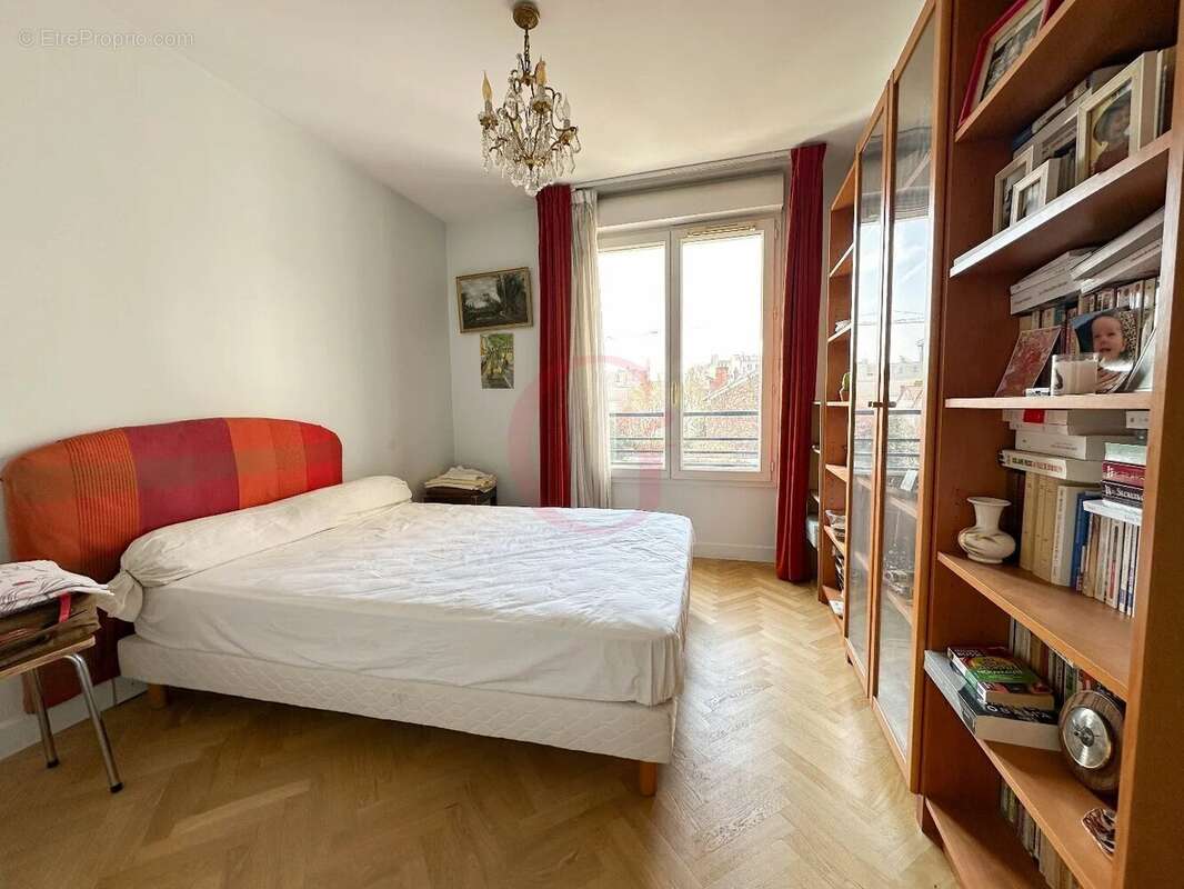 Appartement à BOURG-LA-REINE