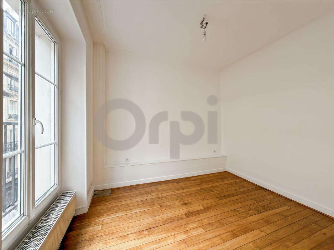 Appartement à PARIS-10E