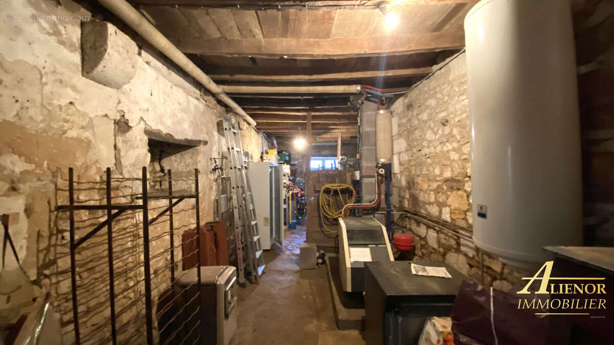 Maison de caractère en pierre avec dépendances- Saint-Pierre-de-Côle 24800 - photo 15