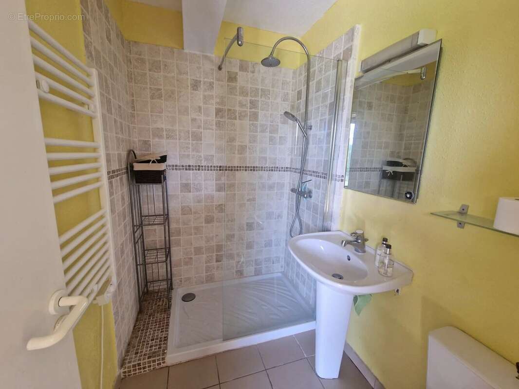 Appartement à CASTELNAUD-DE-GRATECAMBE